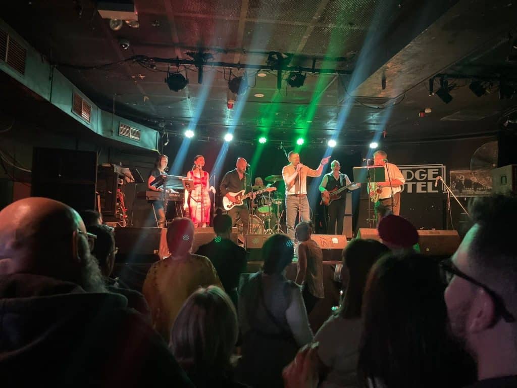 Live music cover band for hire performing in Sydney